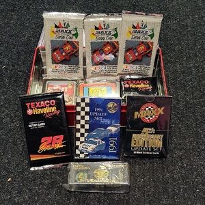 Red Maxx '94 Metal Box With Collectible Trading Cards